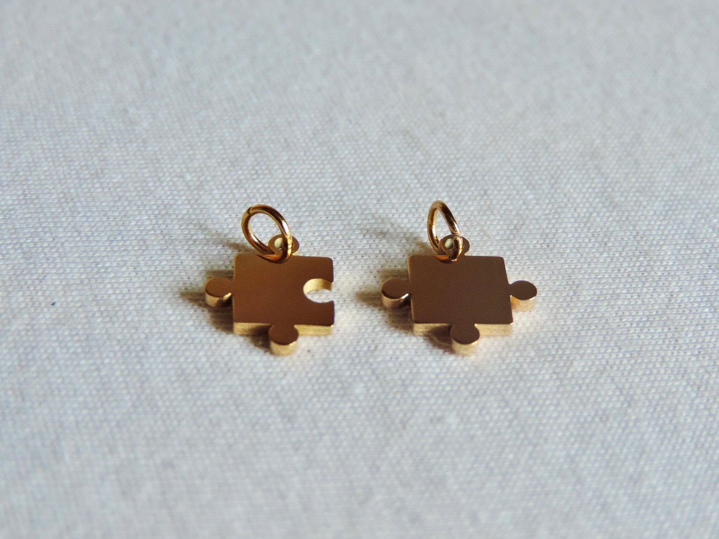 Charm Puzzle doré