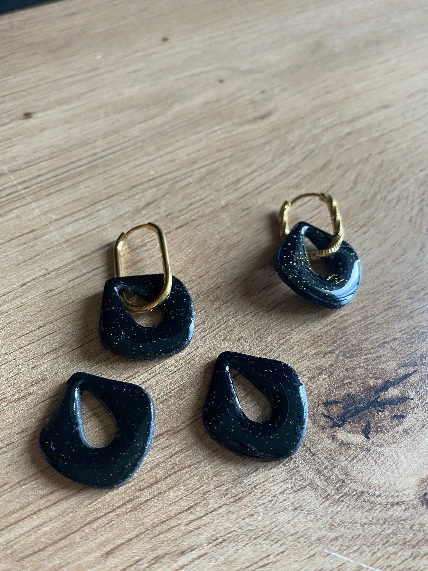 Olga à paillettes vertes et dorées