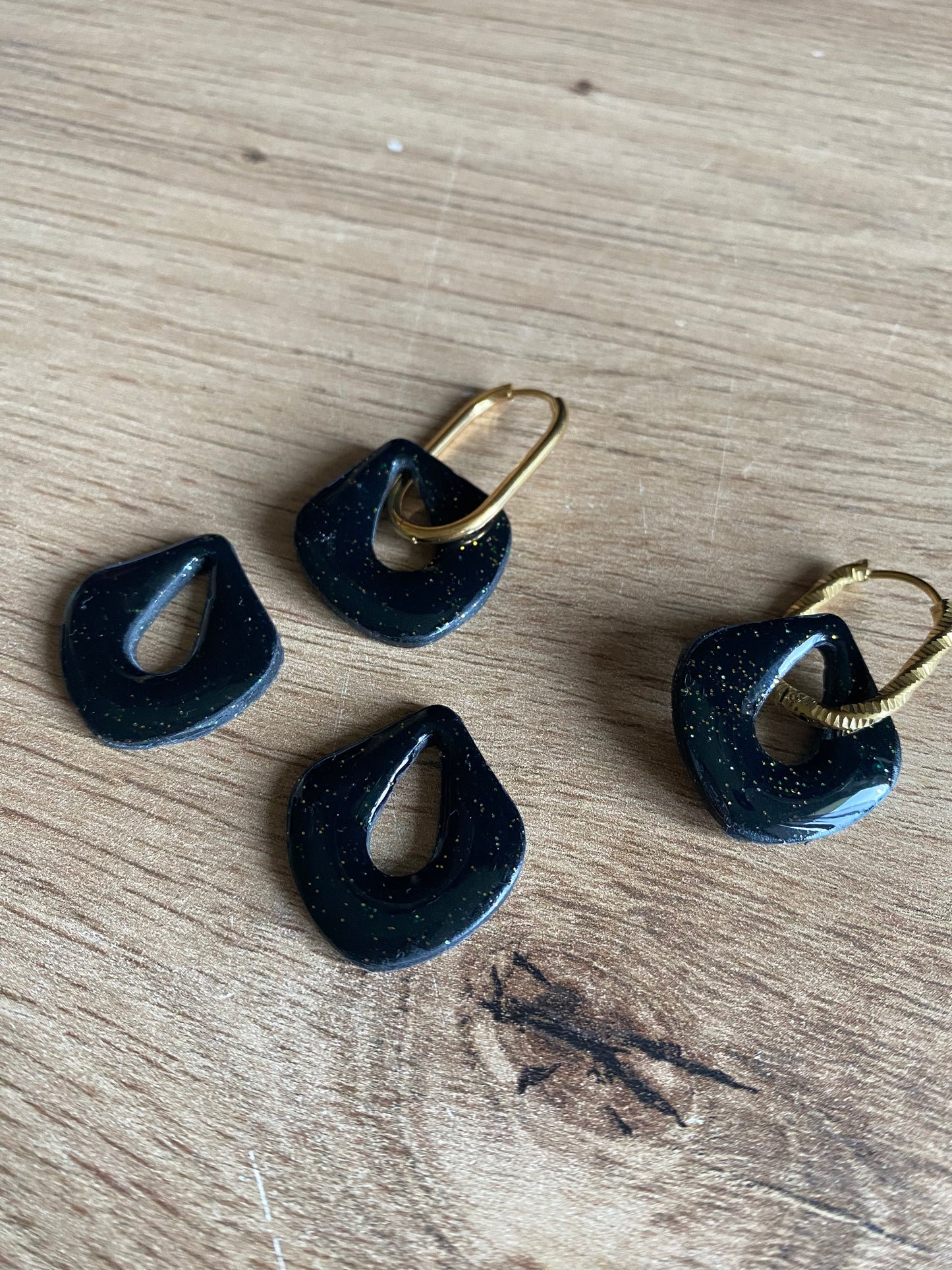 Olga à paillettes vertes et dorées